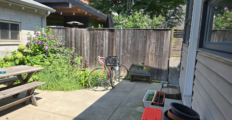 Lower-10 Ulster Street, Toronto, ON, M5S 1E2 - 16