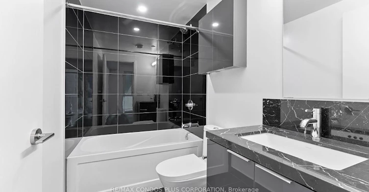 1129-230 Simcoe Street, Toronto, ON, M5T 0G7 - 14