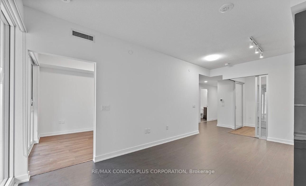 1129-230 Simcoe Street, Toronto, ON, M5T 0G7 - 6