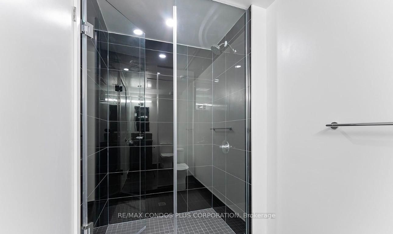 1129-230 Simcoe Street, Toronto, ON, M5T 0G7 - 13