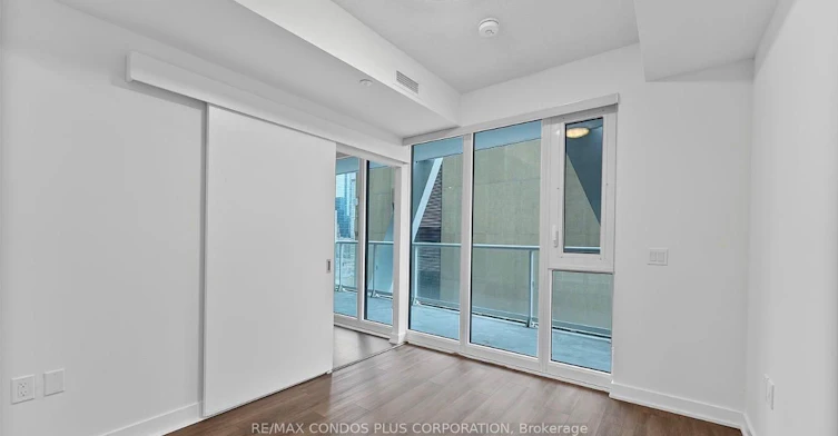 1129-230 Simcoe Street, Toronto, ON, M5T 0G7 - 9