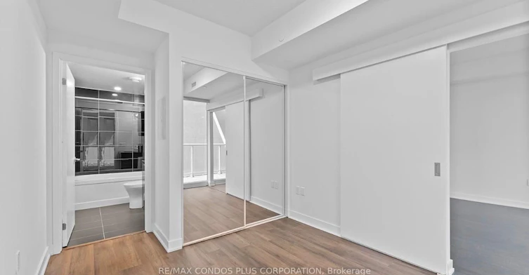 1129-230 Simcoe Street, Toronto, ON, M5T 0G7 - 12