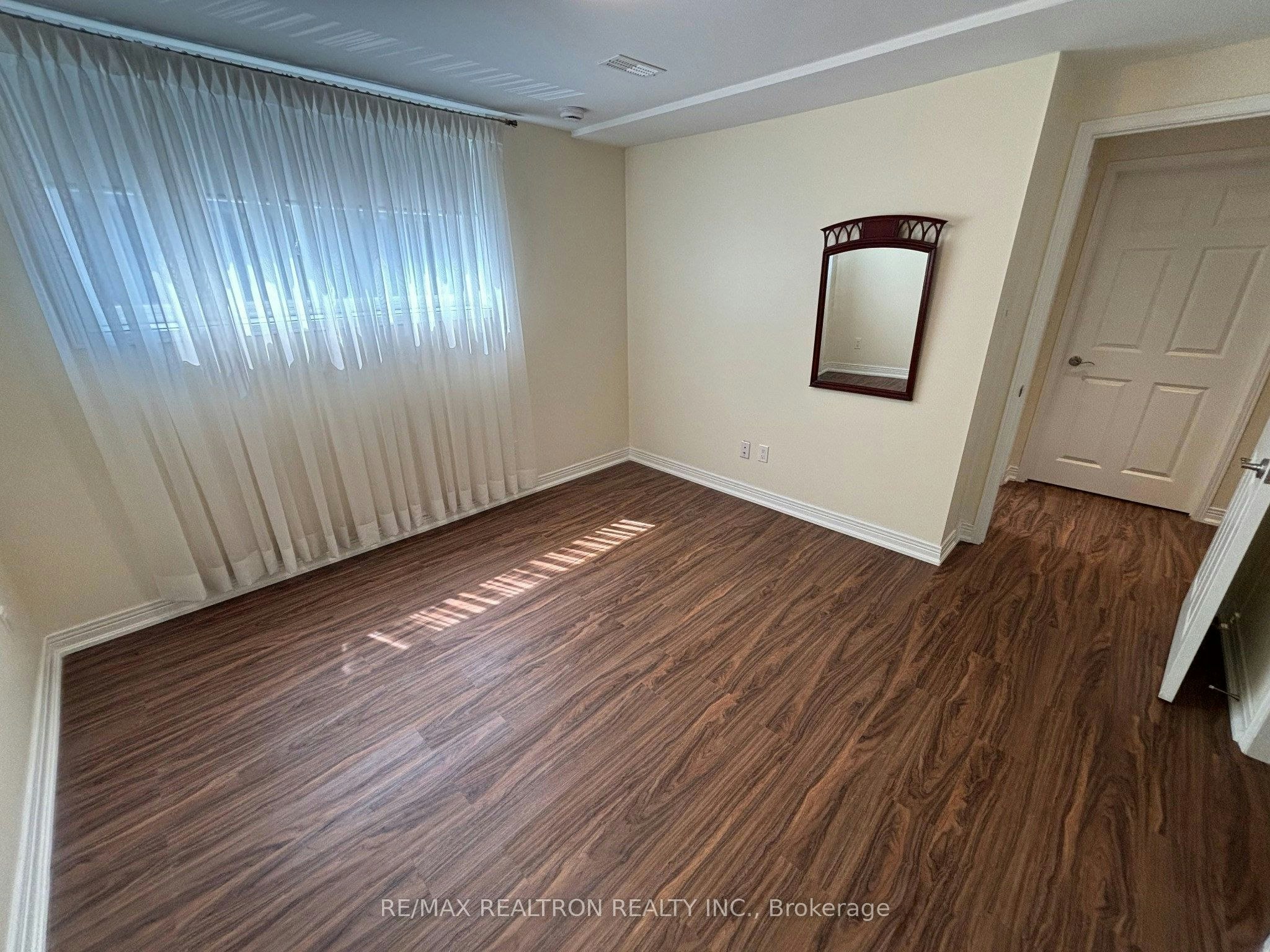 Bsmt-695 Glencairn Avenue, Toronto, ON, M6B 1Z8 - 9