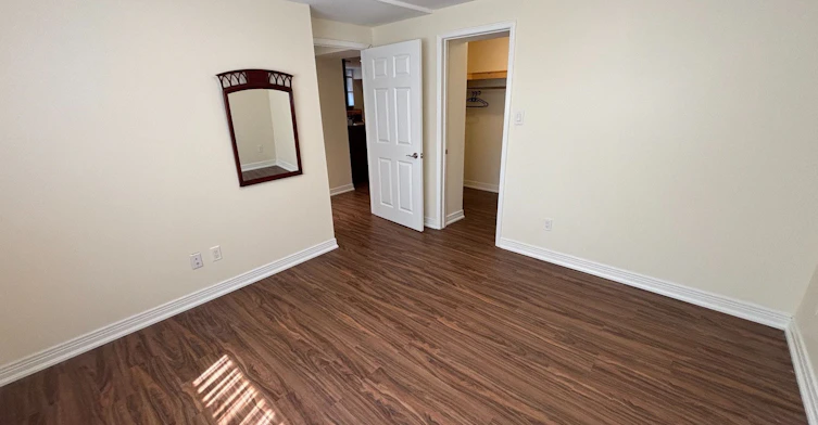 Bsmt-695 Glencairn Avenue, Toronto, ON, M6B 1Z8 - 10