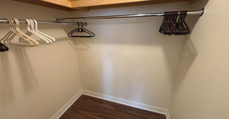 Bsmt-695 Glencairn Avenue, Toronto, ON, M6B 1Z8 - 11
