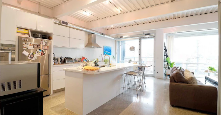 PH3A-214 Bathurst Street, Toronto, ON, M5T 2R9