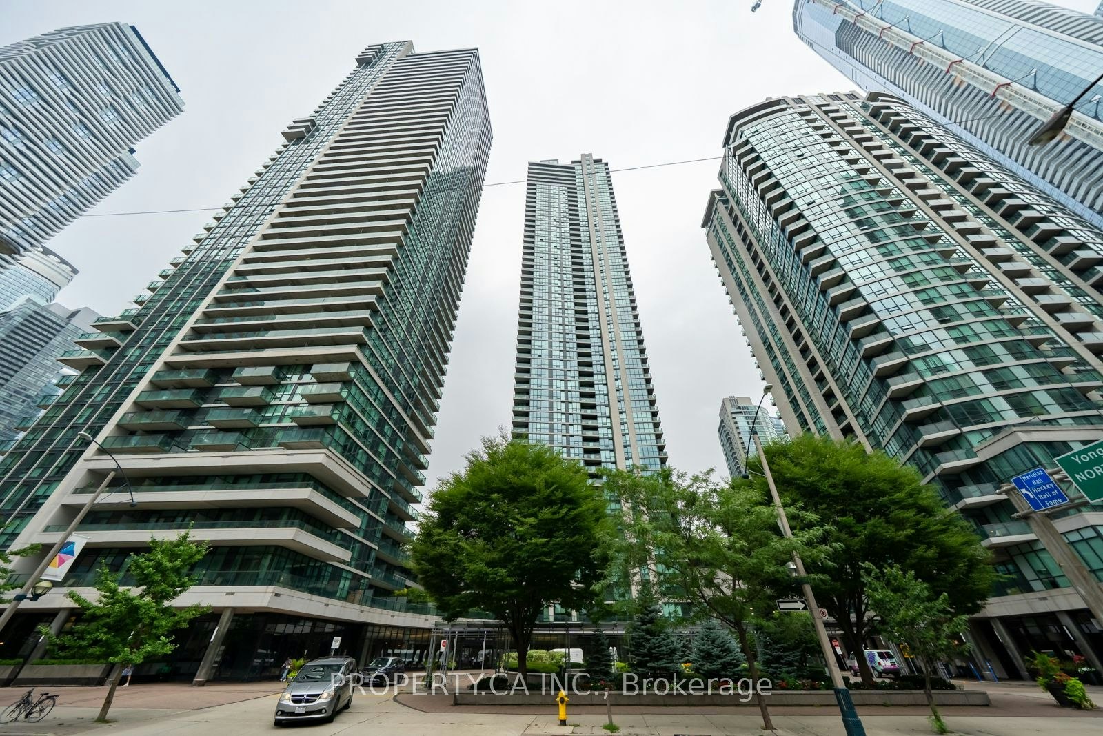 910-18 Harbour Street, Toronto, ON, M5J 2Z6
