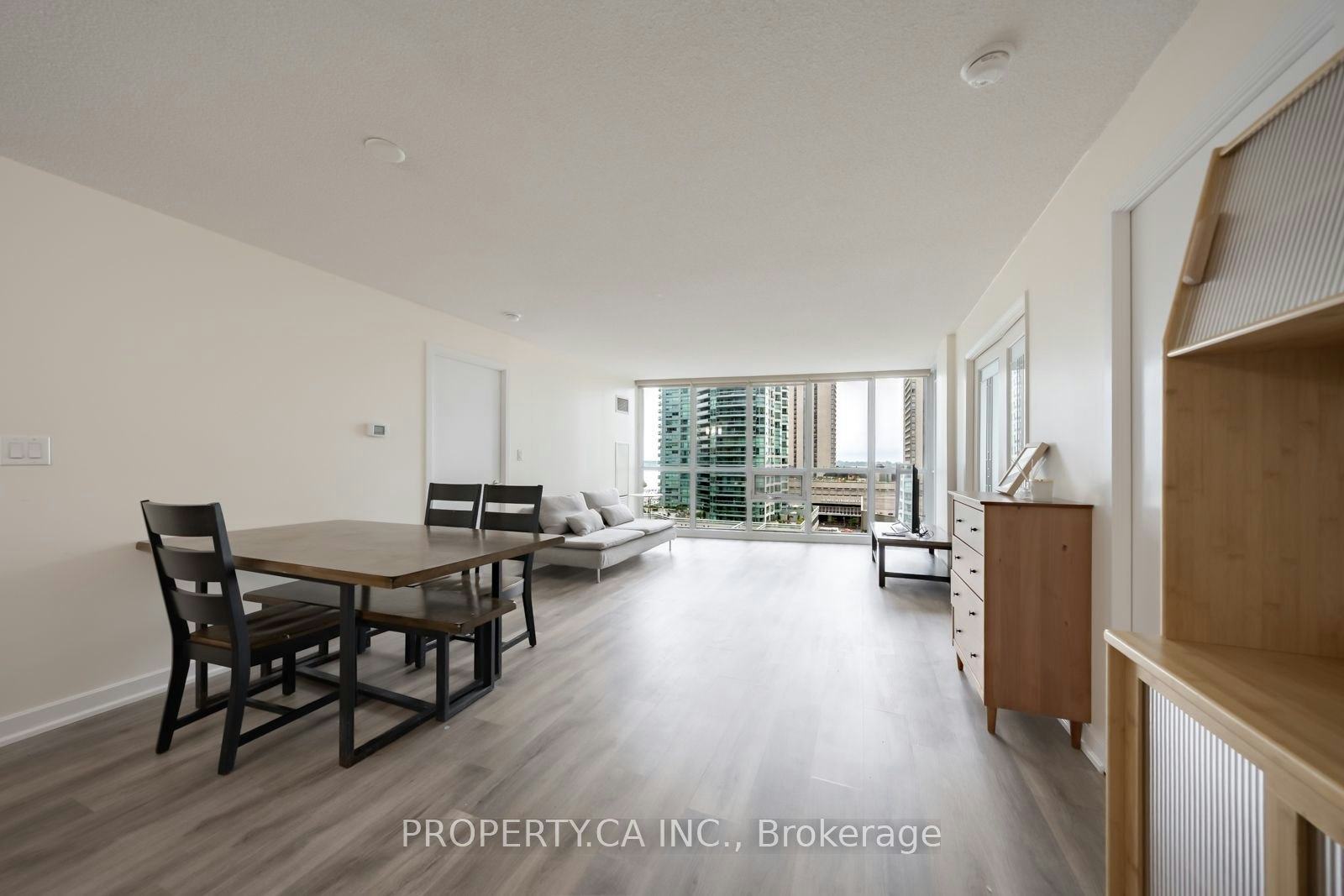 910-18 Harbour Street, Toronto, ON, M5J 2Z6 - 6