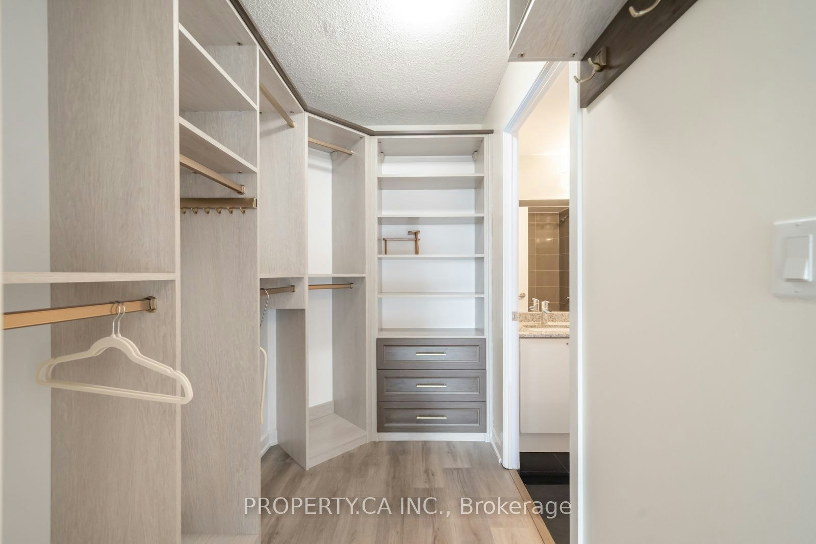 910-18 Harbour Street, Toronto, ON, M5J 2Z6 - 10