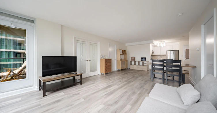 910-18 Harbour Street, Toronto, ON, M5J 2Z6 - 7