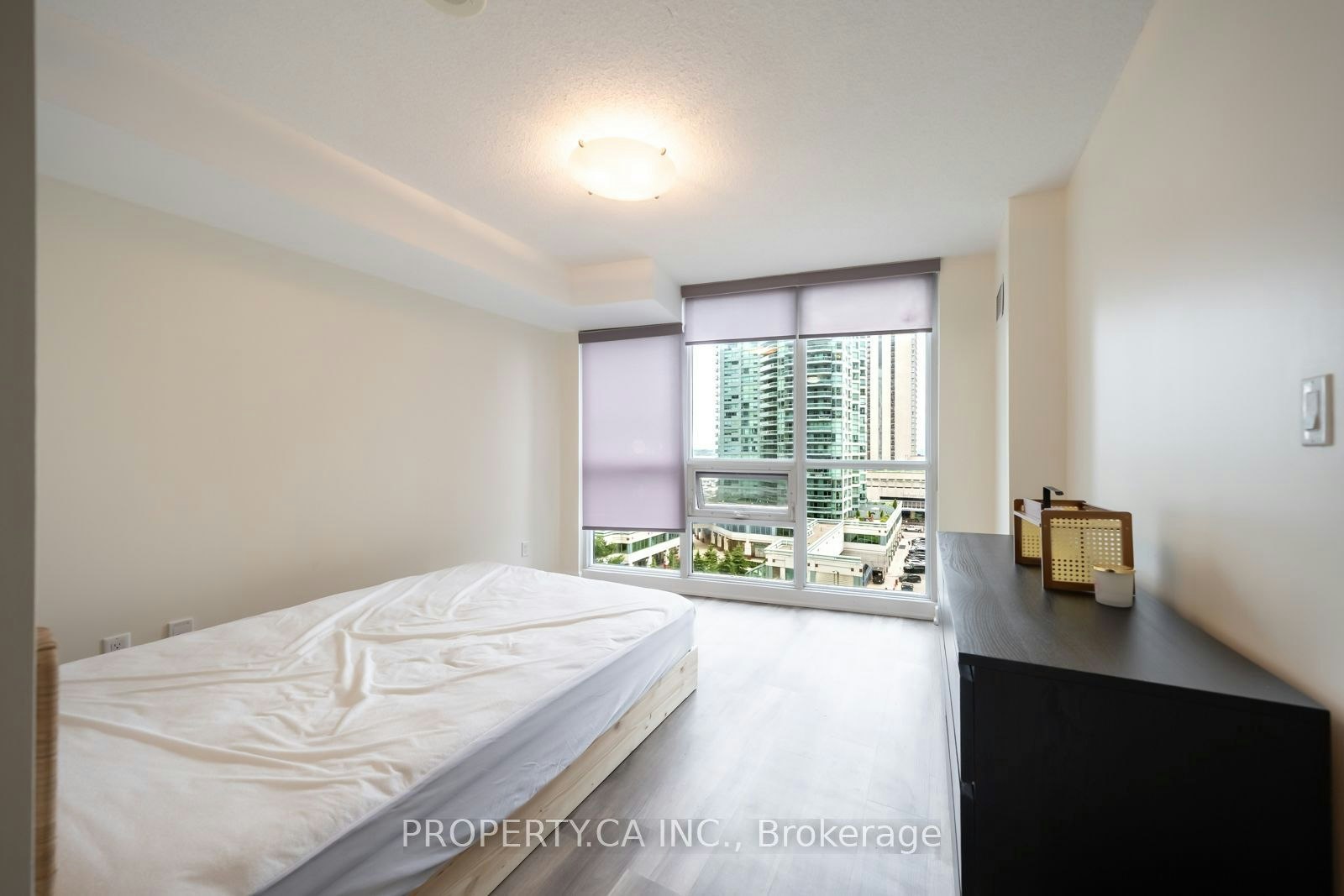 910-18 Harbour Street, Toronto, ON, M5J 2Z6 - 2