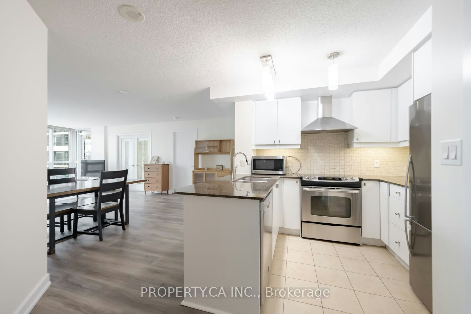 910-18 Harbour Street, Toronto, ON, M5J 2Z6 - 3