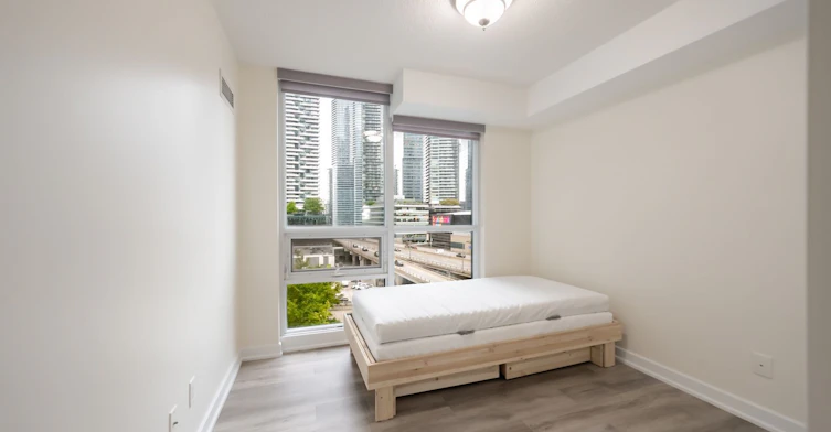 910-18 Harbour Street, Toronto, ON, M5J 2Z6 - 12