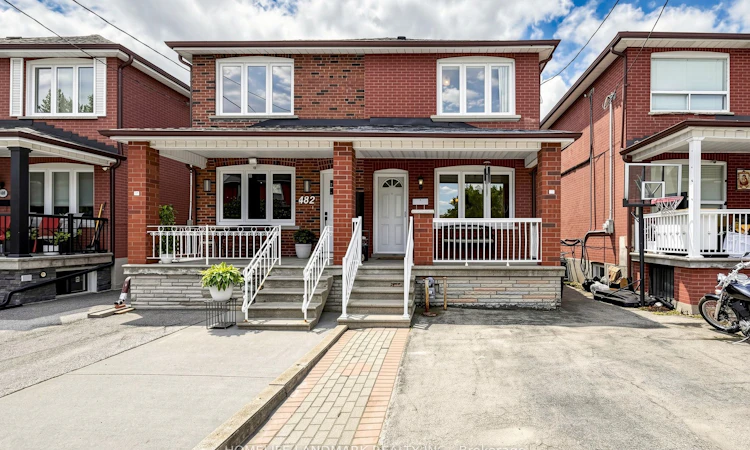 484 Glenholme Avenue