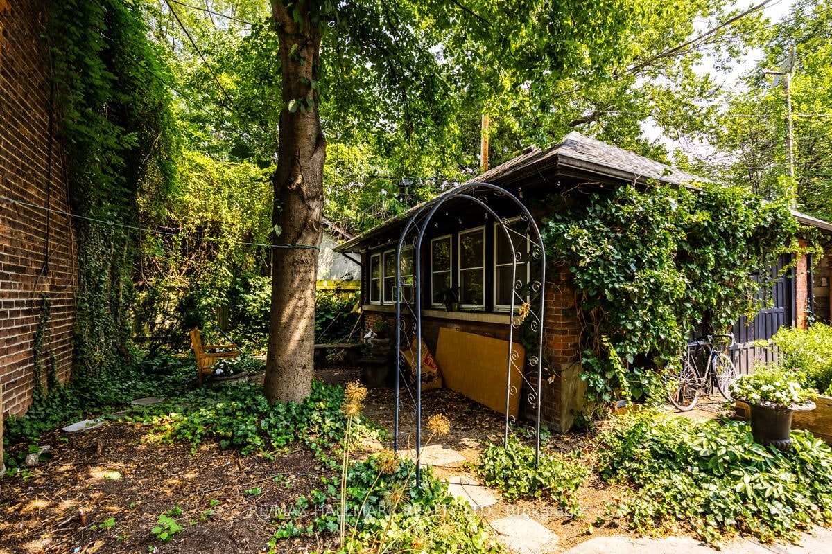 Lower Back-321 Palmerston Boulevard, Toronto, ON, M6G 2N5 - 18
