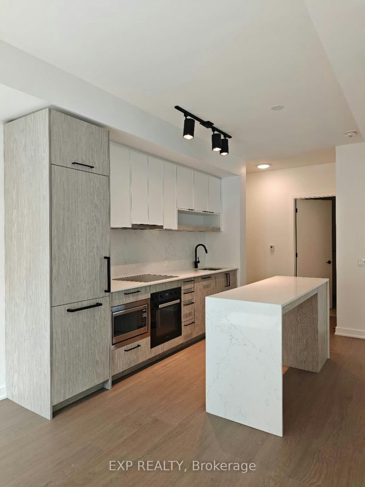 902-91 Montclair Avenue, Toronto, ON, M5P 0B1 - 9