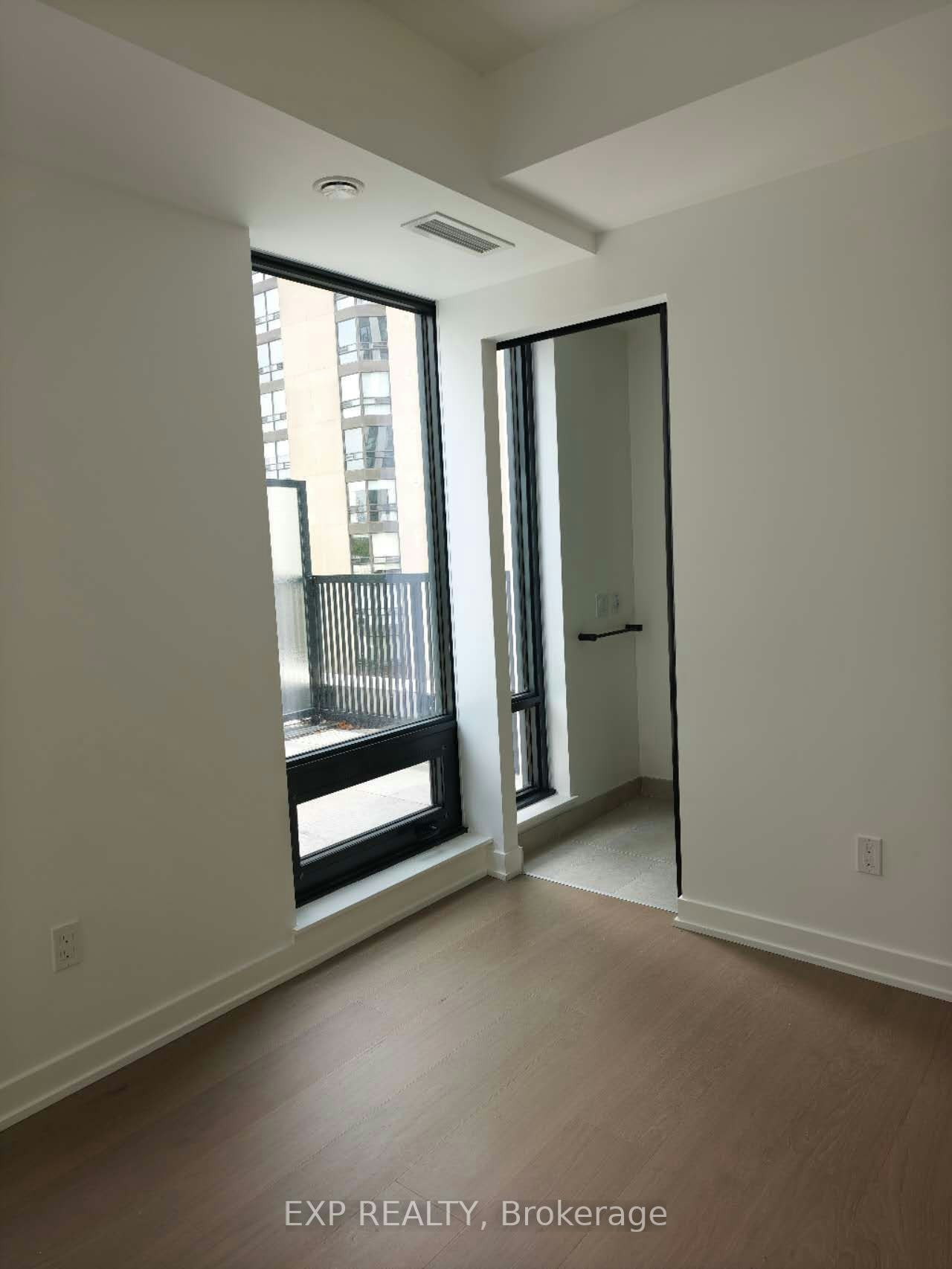 902-91 Montclair Avenue, Toronto, ON, M5P 0B1 - 11
