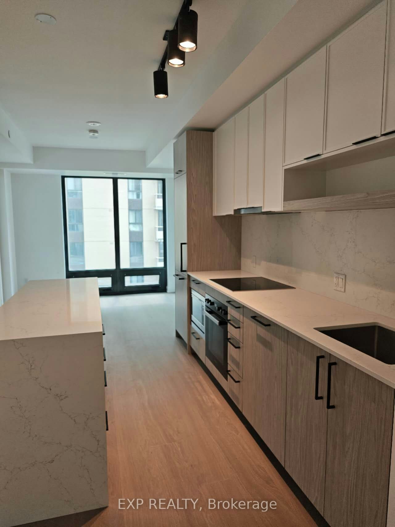 902-91 Montclair Avenue, Toronto, ON, M5P 0B1 - 6