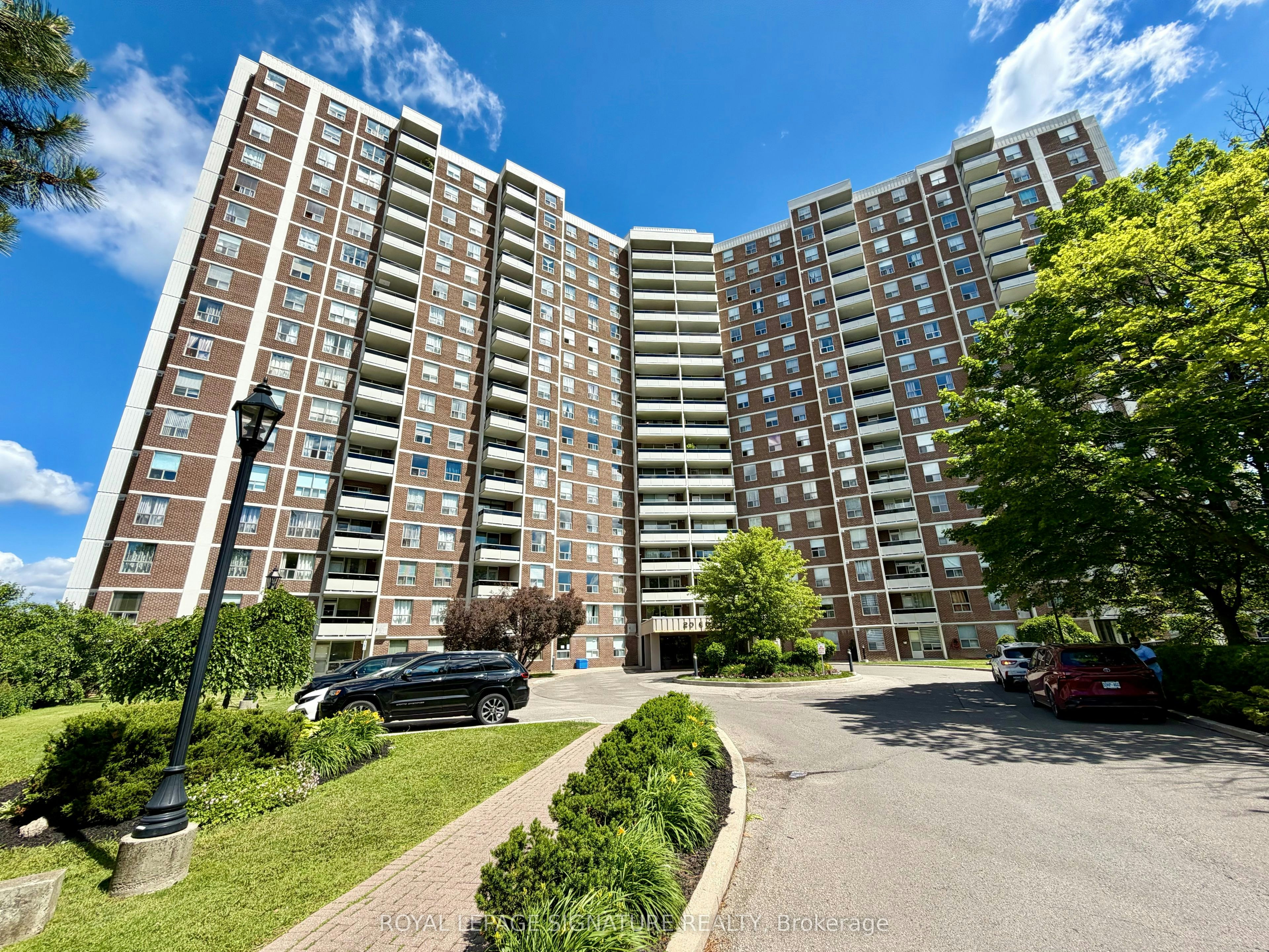 409-20 Edgecliff Golfway, Toronto, ON, M3C 3A4