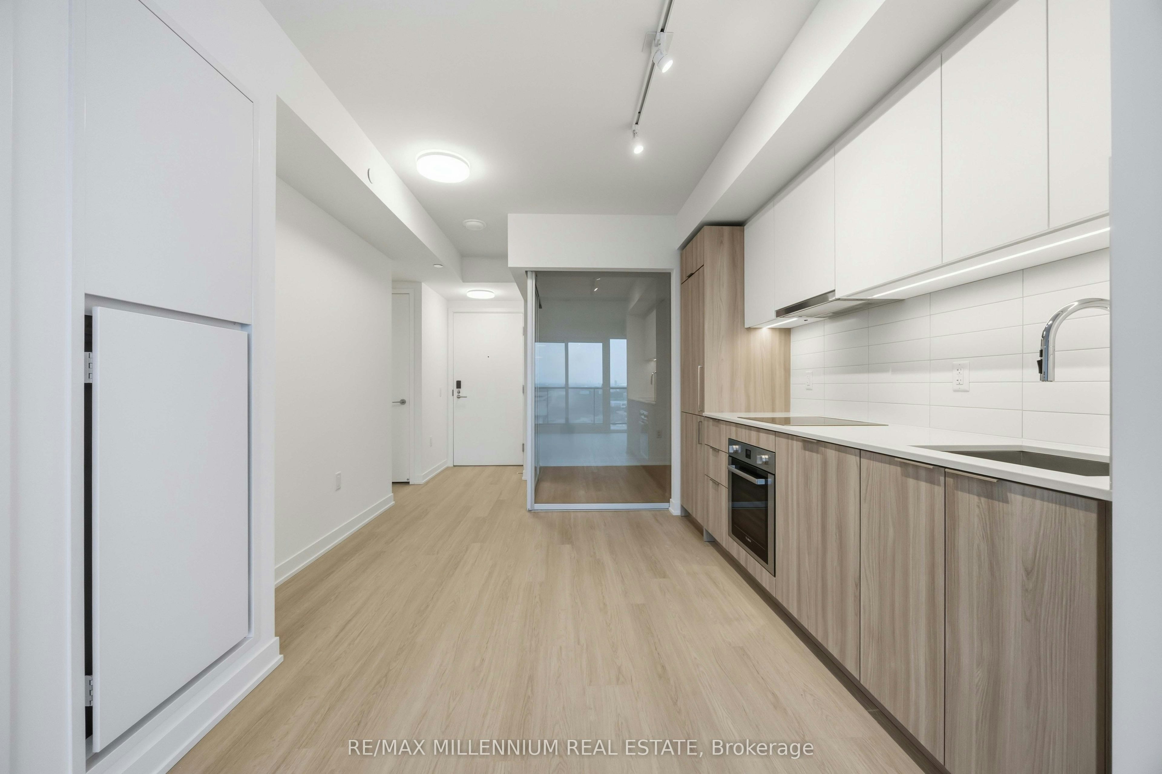 1703-15 Salomon Drive, Toronto, ON, M3C 0T2 - 14