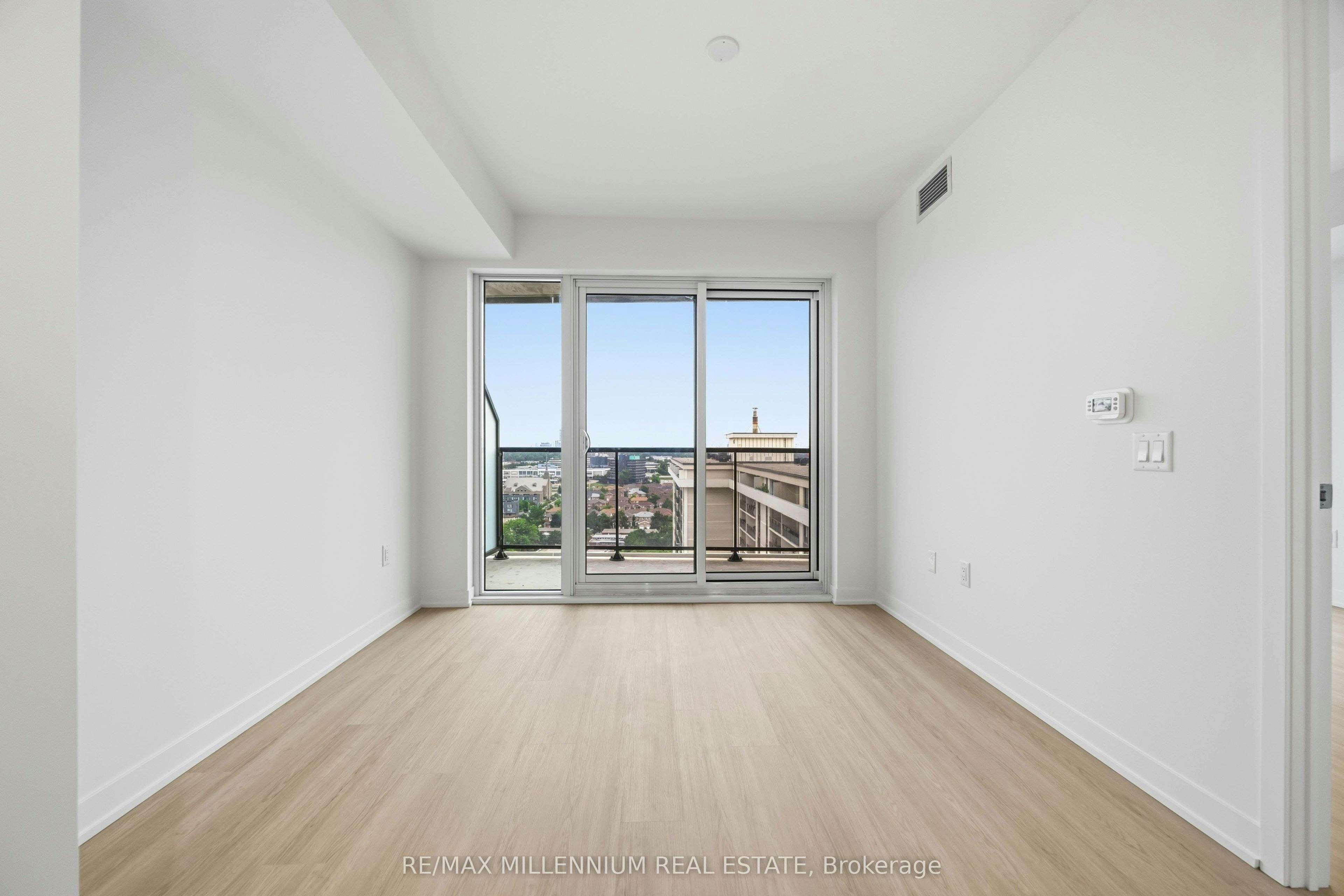 1703-15 Salomon Drive, Toronto, ON, M3C 0T2 - 17