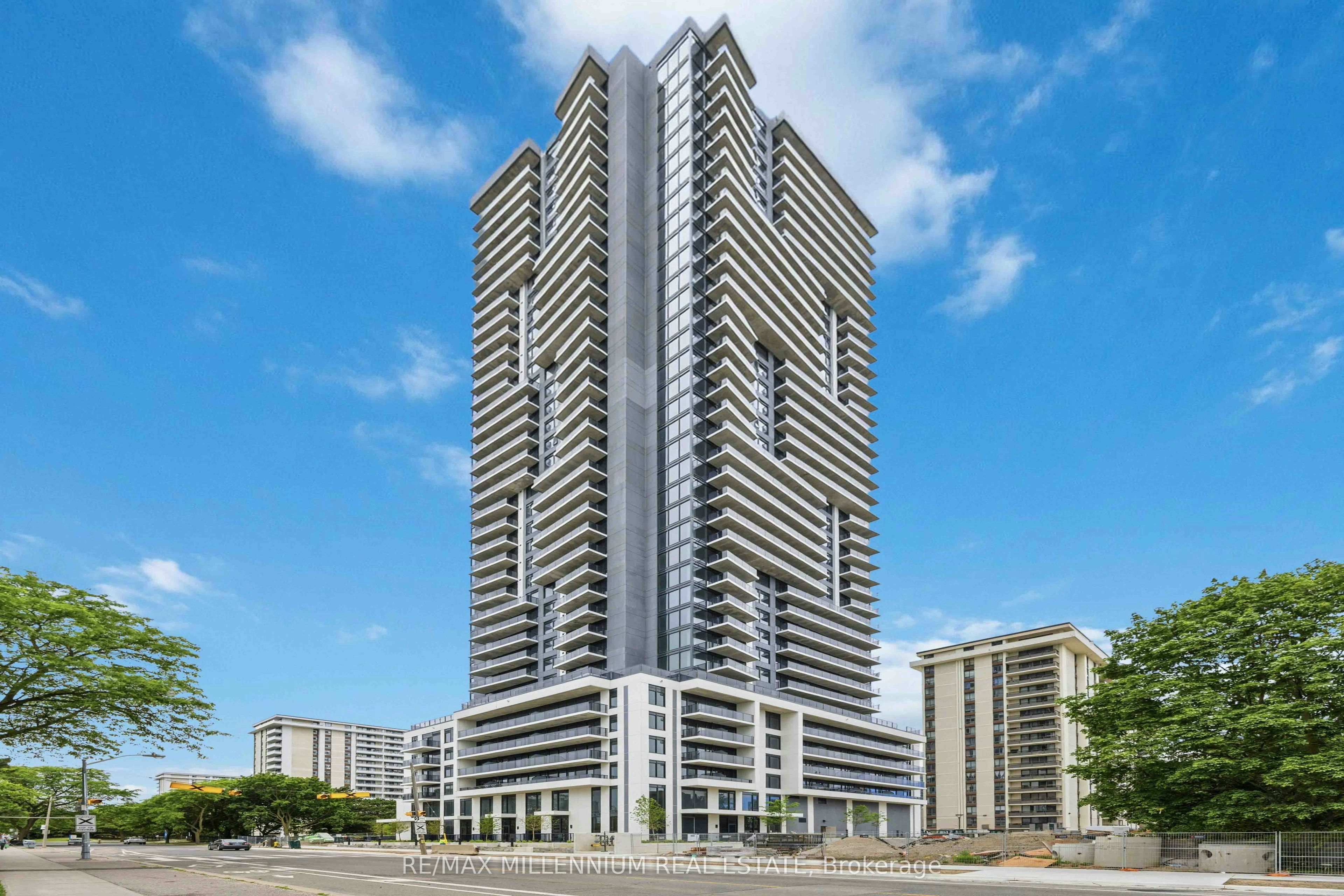1703-15 Salomon Drive, Toronto, ON, M3C 0T2