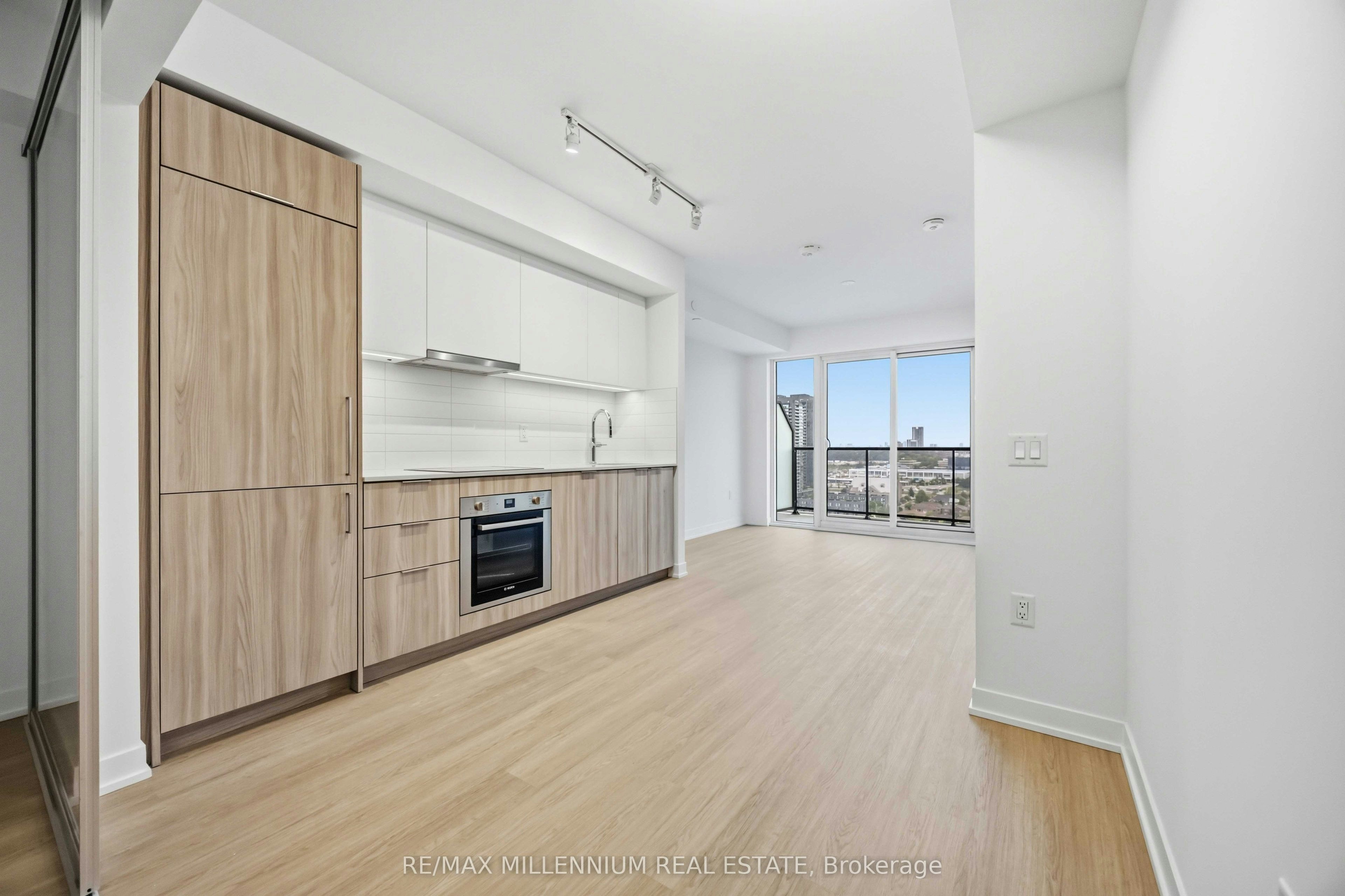 1703-15 Salomon Drive, Toronto, ON, M3C 0T2 - 7