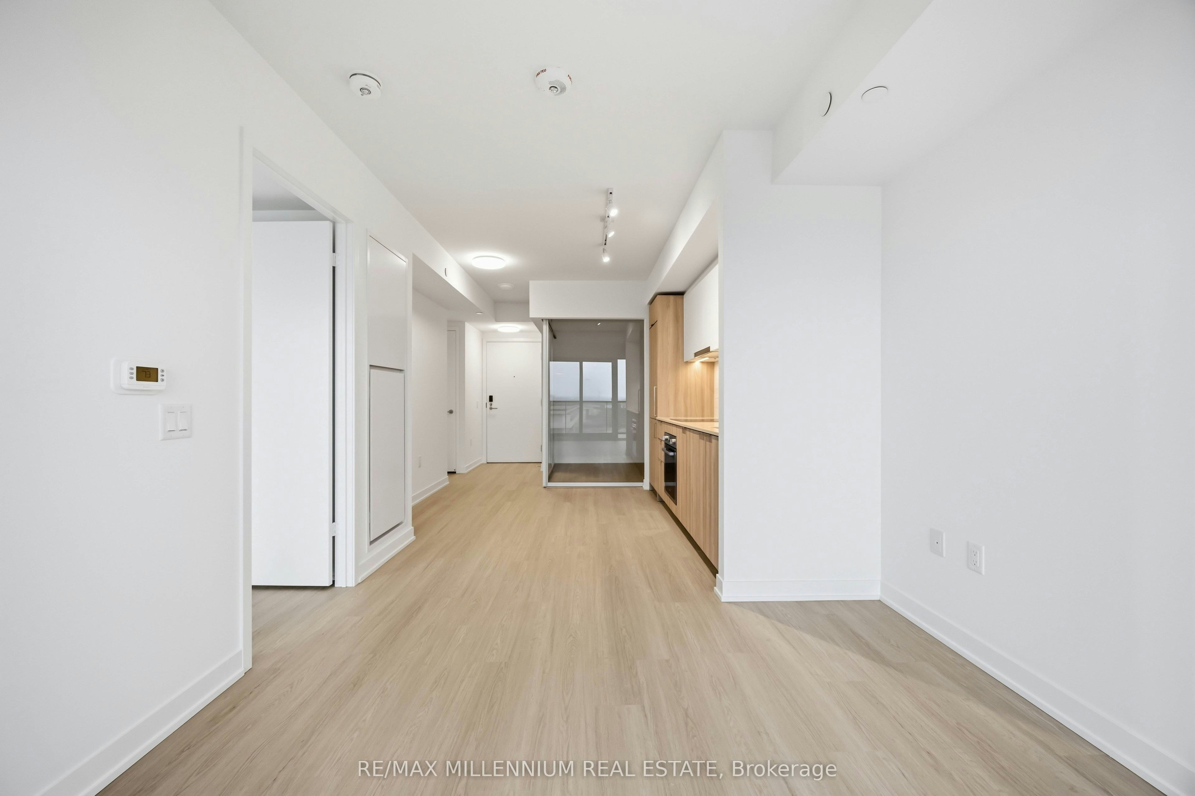 1703-15 Salomon Drive, Toronto, ON, M3C 0T2 - 16