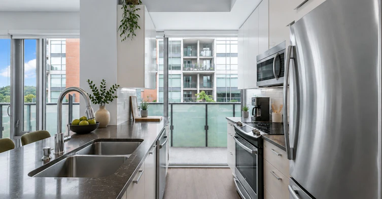 407-1815 Yonge Street, Toronto, ON, M4T 2A4 - 11