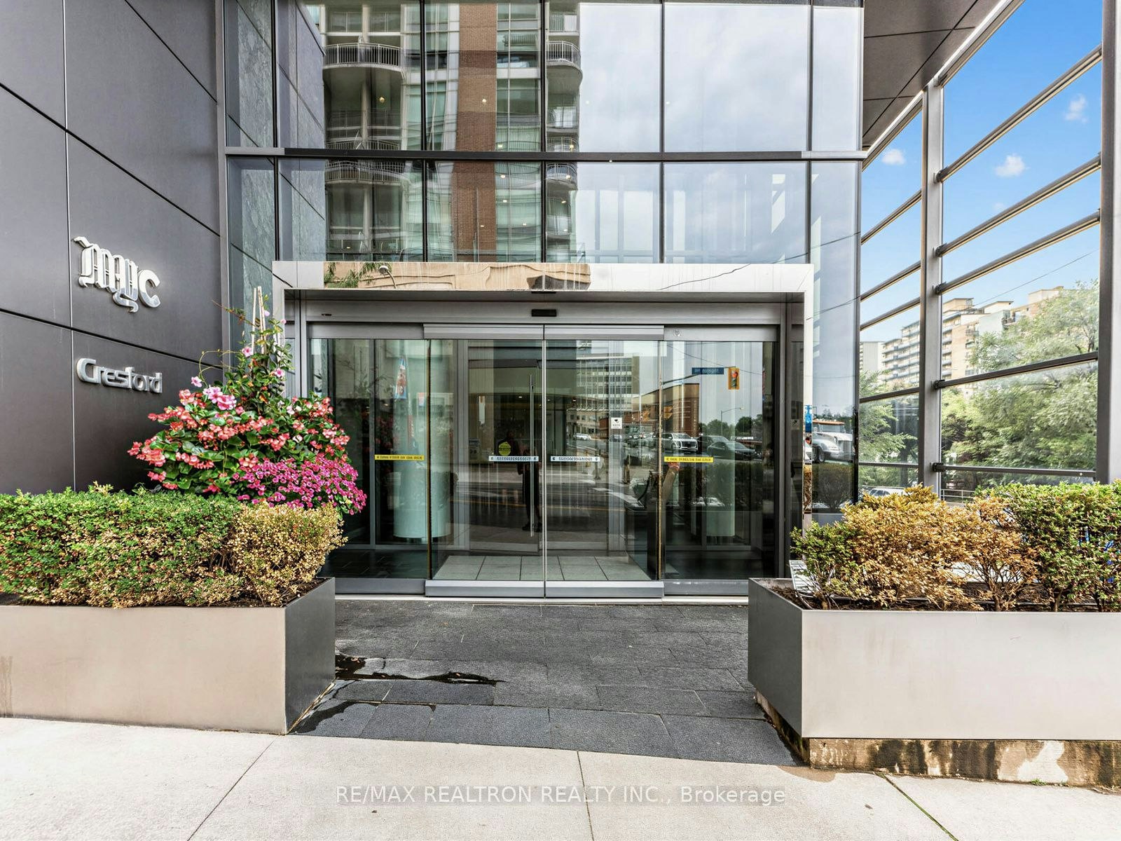 407-1815 Yonge Street, Toronto, ON, M4T 2A4 - 2