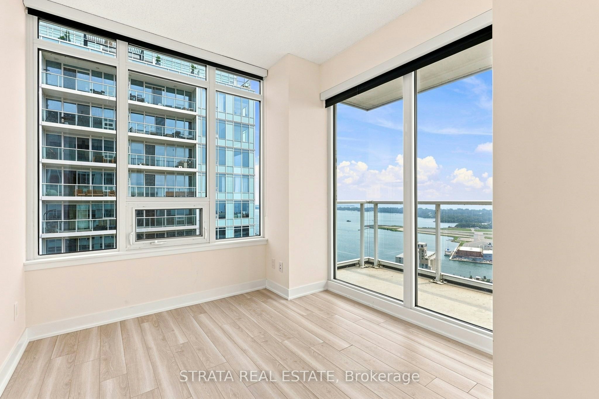 4111-19 Bathurst Street, Toronto, ON, M5V 0N2 - 13