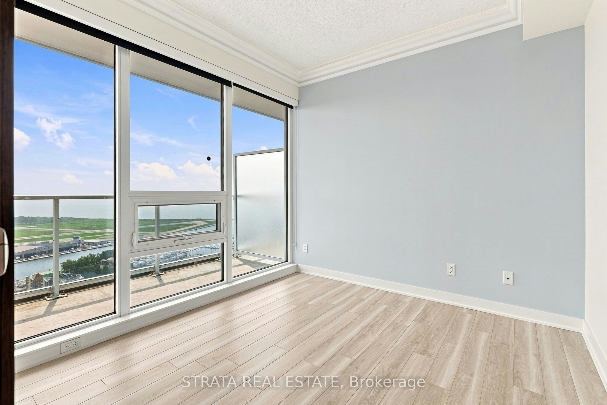 4111-19 Bathurst Street, Toronto, ON, M5V 0N2 - 18