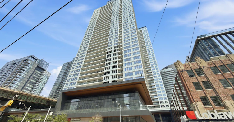 4111-19 Bathurst Street, Toronto, ON, M5V 0N2