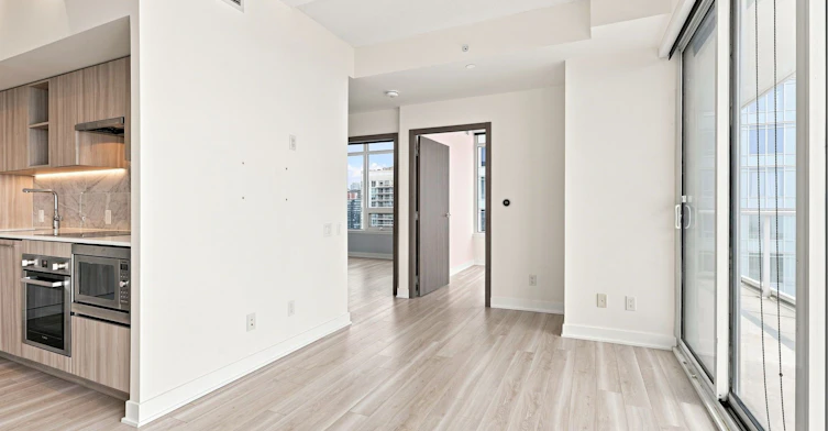 4111-19 Bathurst Street, Toronto, ON, M5V 0N2 - 12