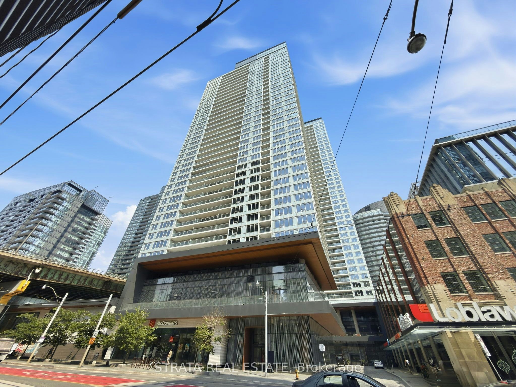 4111-19 Bathurst Street, Toronto, ON, M5V 0N2