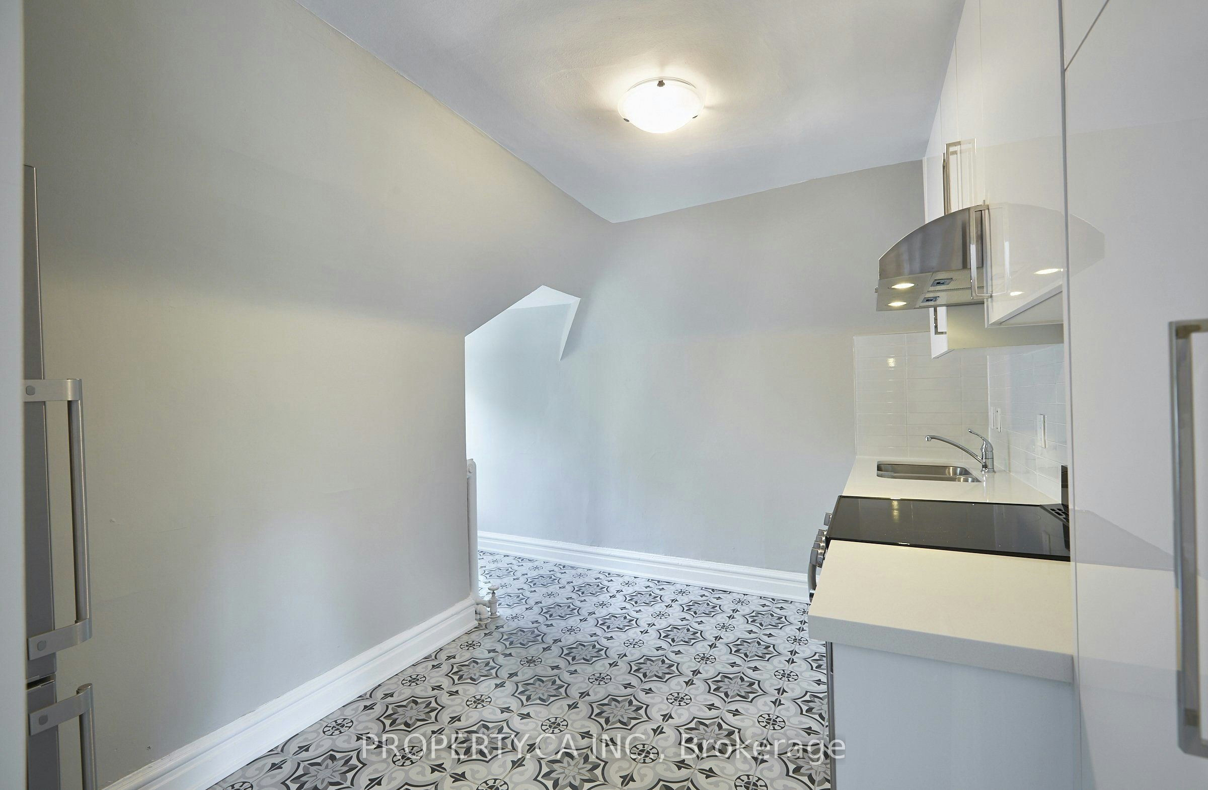 Upper-345 Gladstone Avenue, Toronto, ON, M6H 3H5 - 8