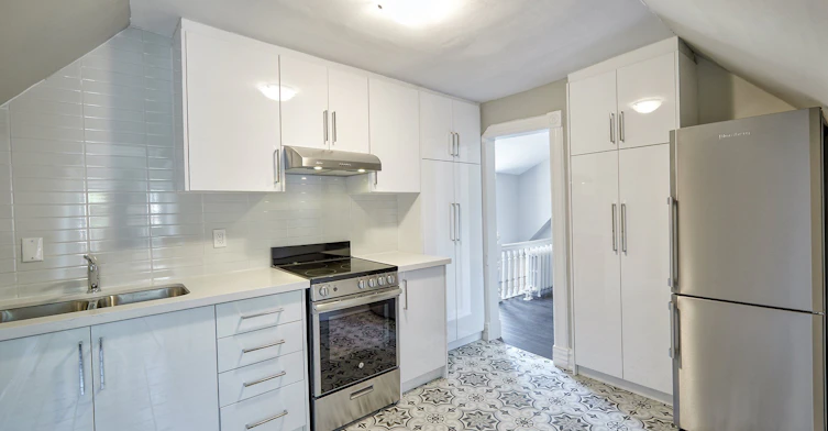Upper-345 Gladstone Avenue, Toronto, ON, M6H 3H5