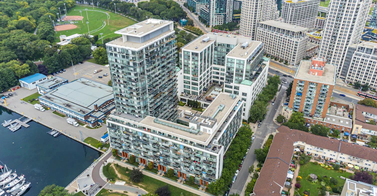 919-90 Stadium Road, Toronto, ON, M5V 3W5 - 5