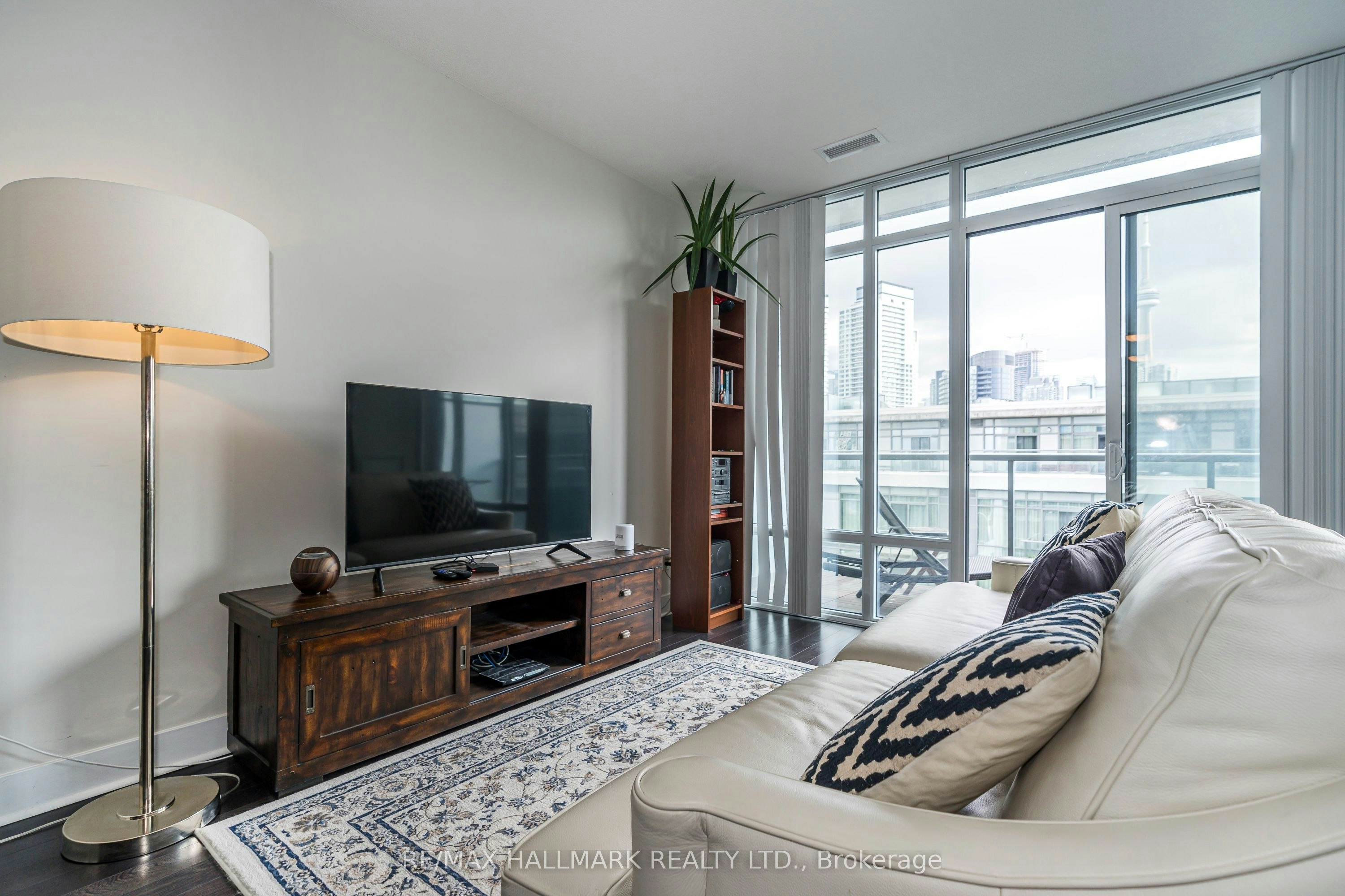919-90 Stadium Road, Toronto, ON, M5V 3W5 - 32