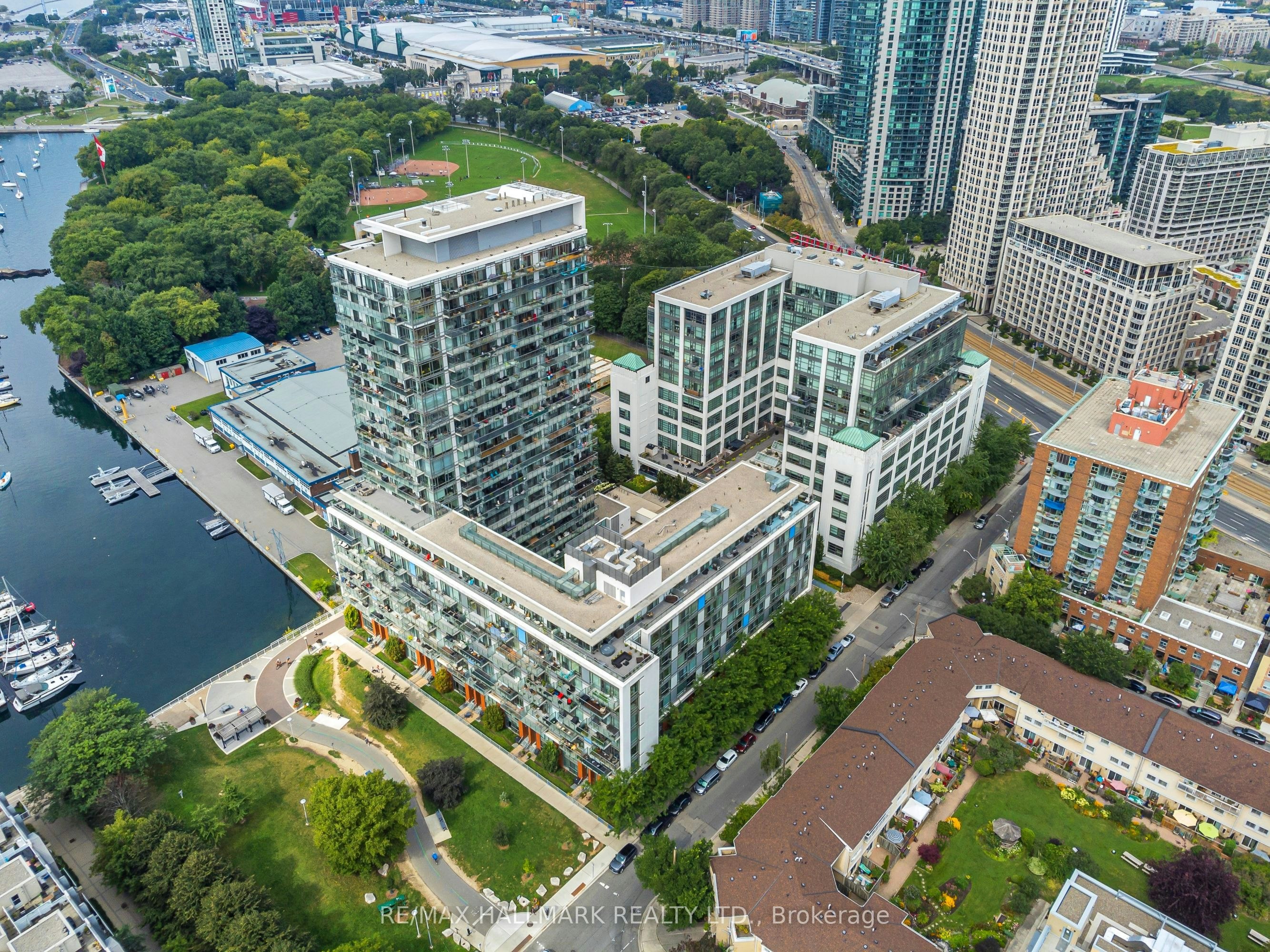 919-90 Stadium Road, Toronto, ON, M5V 3W5 - 6