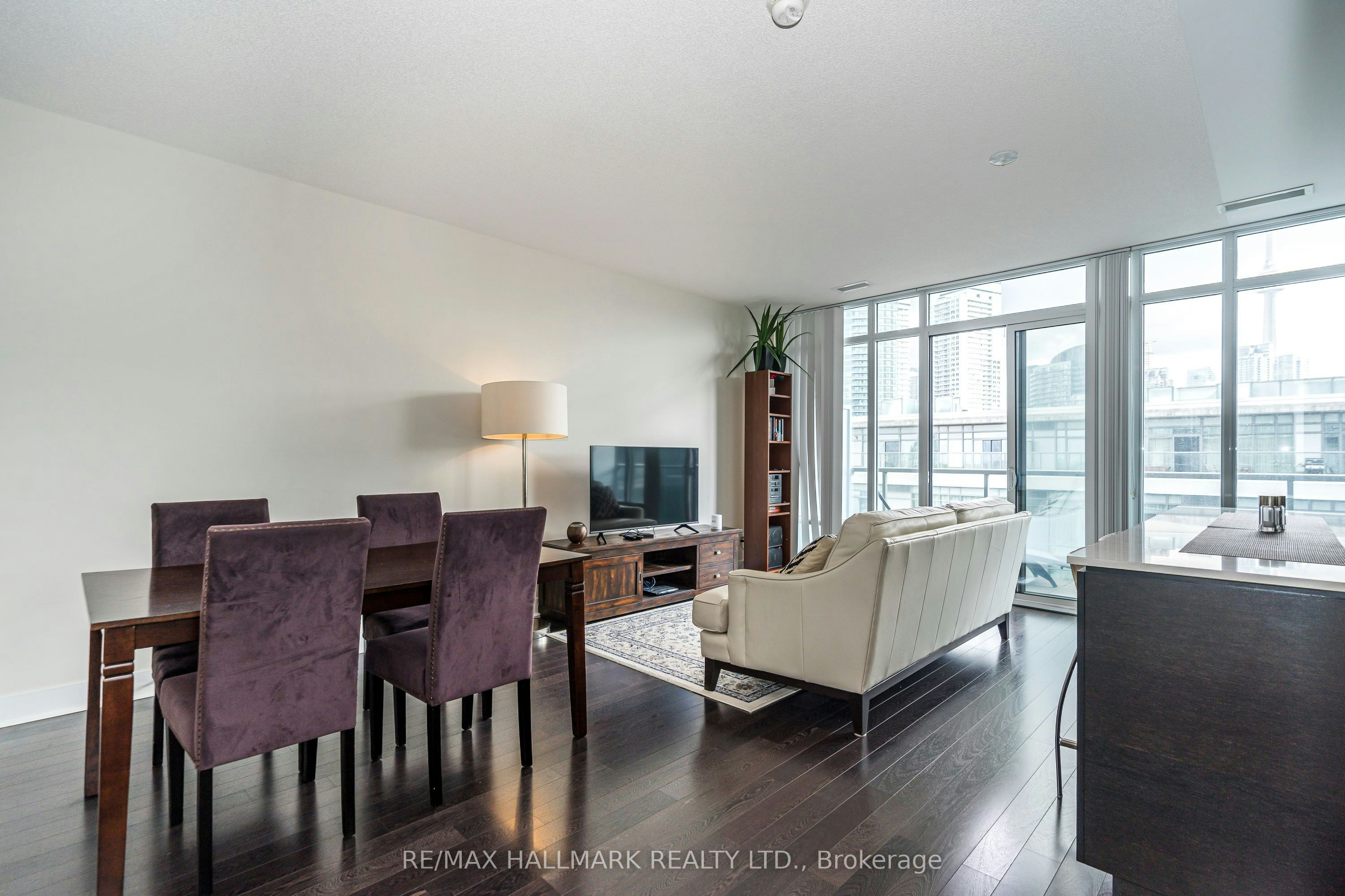 919-90 Stadium Road, Toronto, ON, M5V 3W5 - 2
