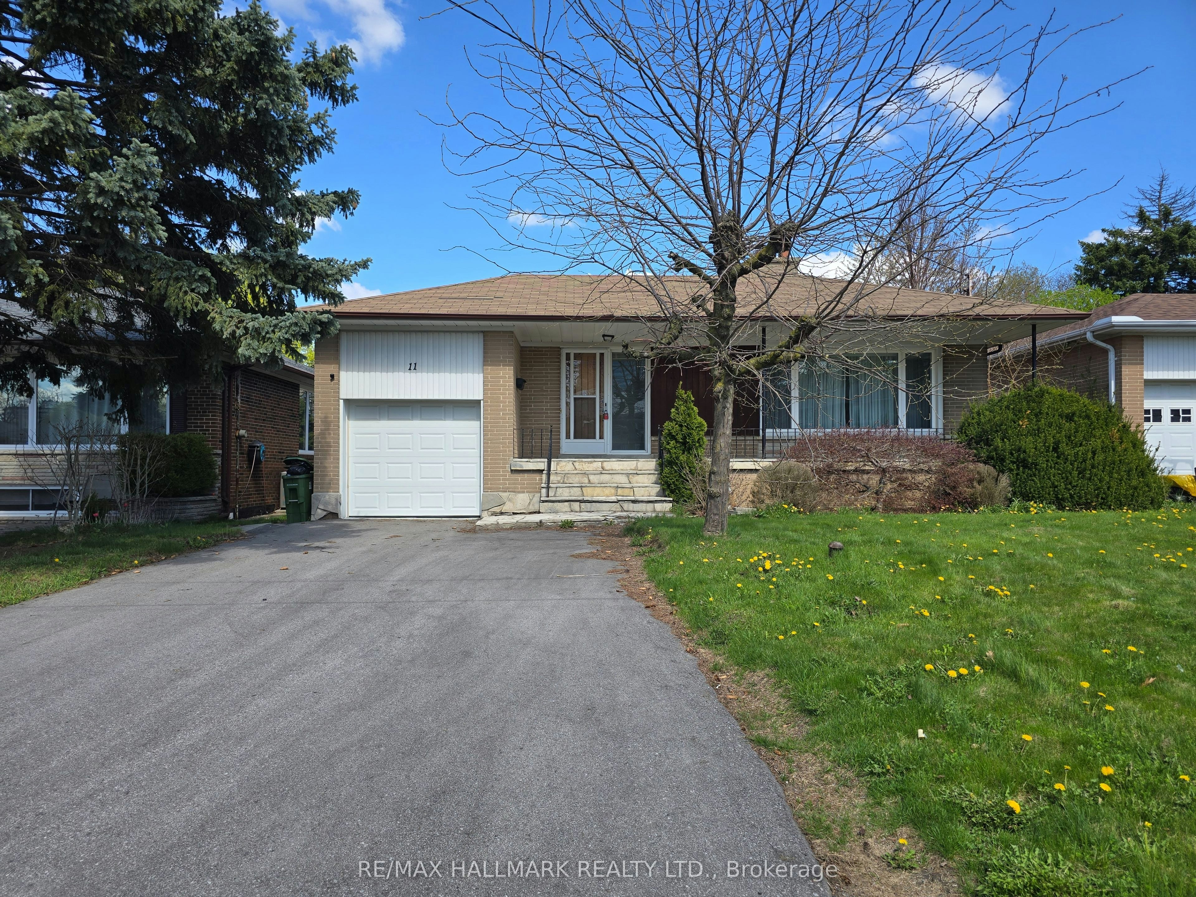 11 Bowerbank Drive, Toronto, ON, M2M 1Z9 - 3