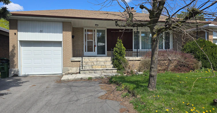 11 Bowerbank Drive, Toronto, ON, M2M 1Z9