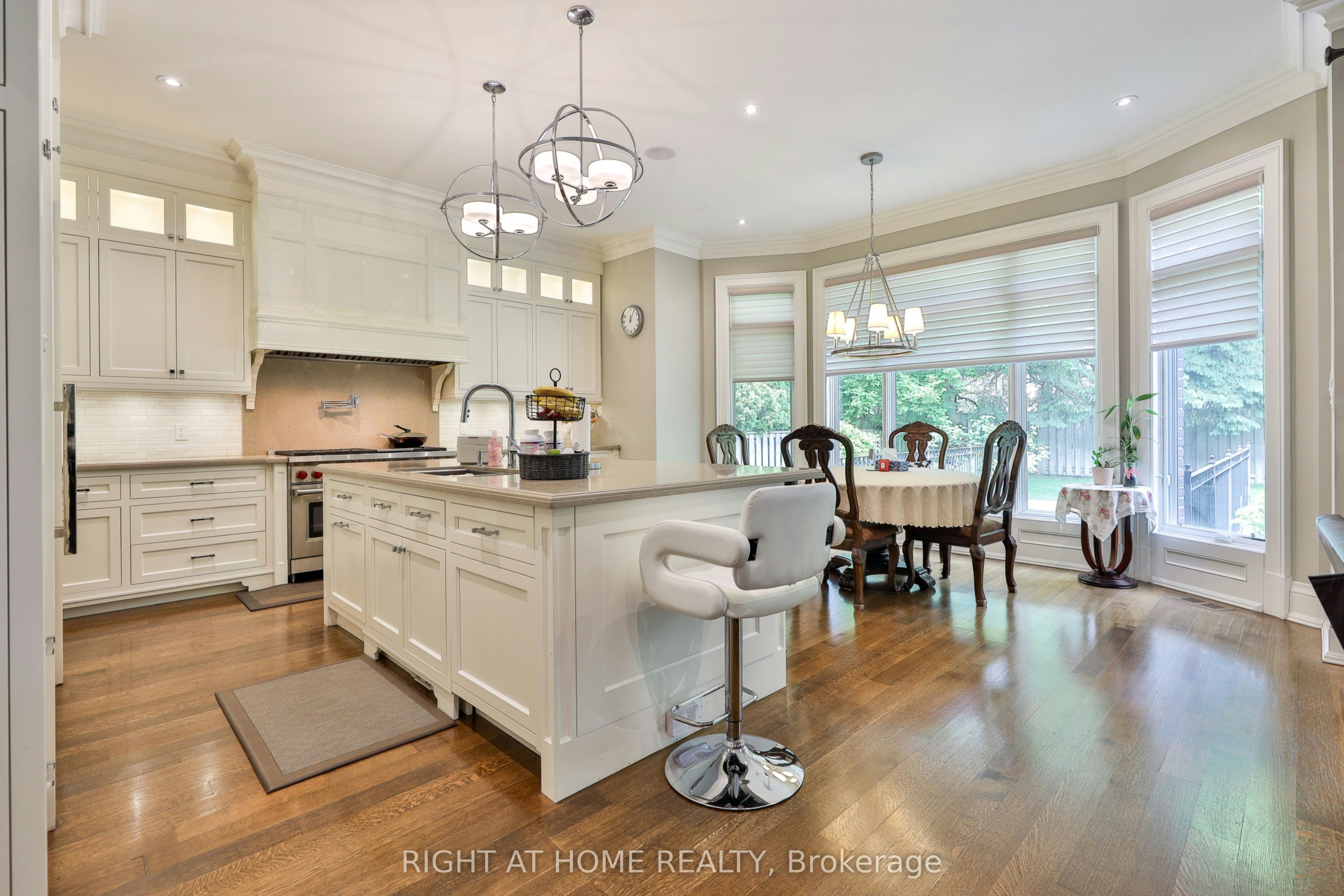 154 Munro Boulevard, Toronto, ON, M2P 1C8 - 11