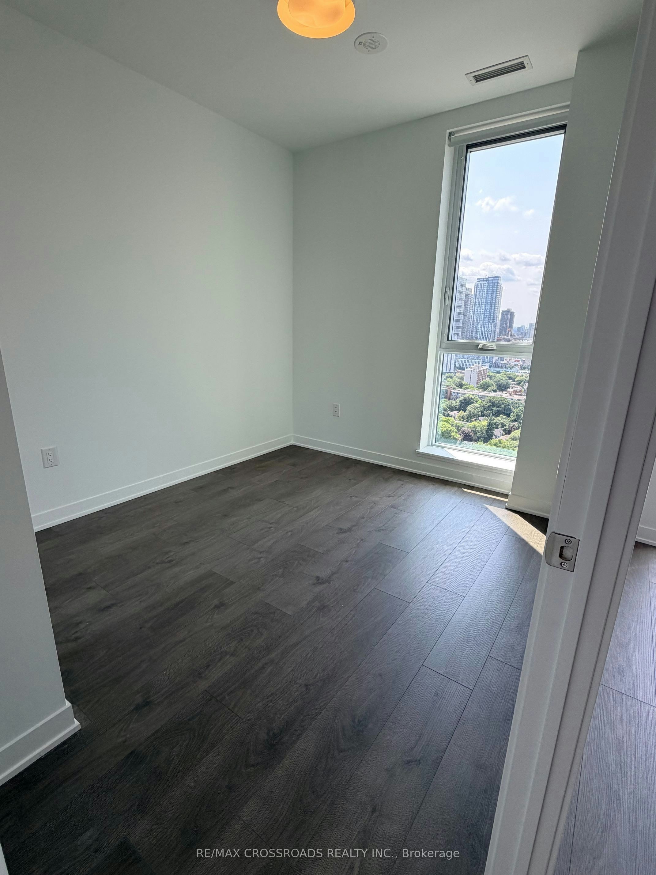 2505-10 Oak Street, Toronto, ON, M5A 0Z1 - 11