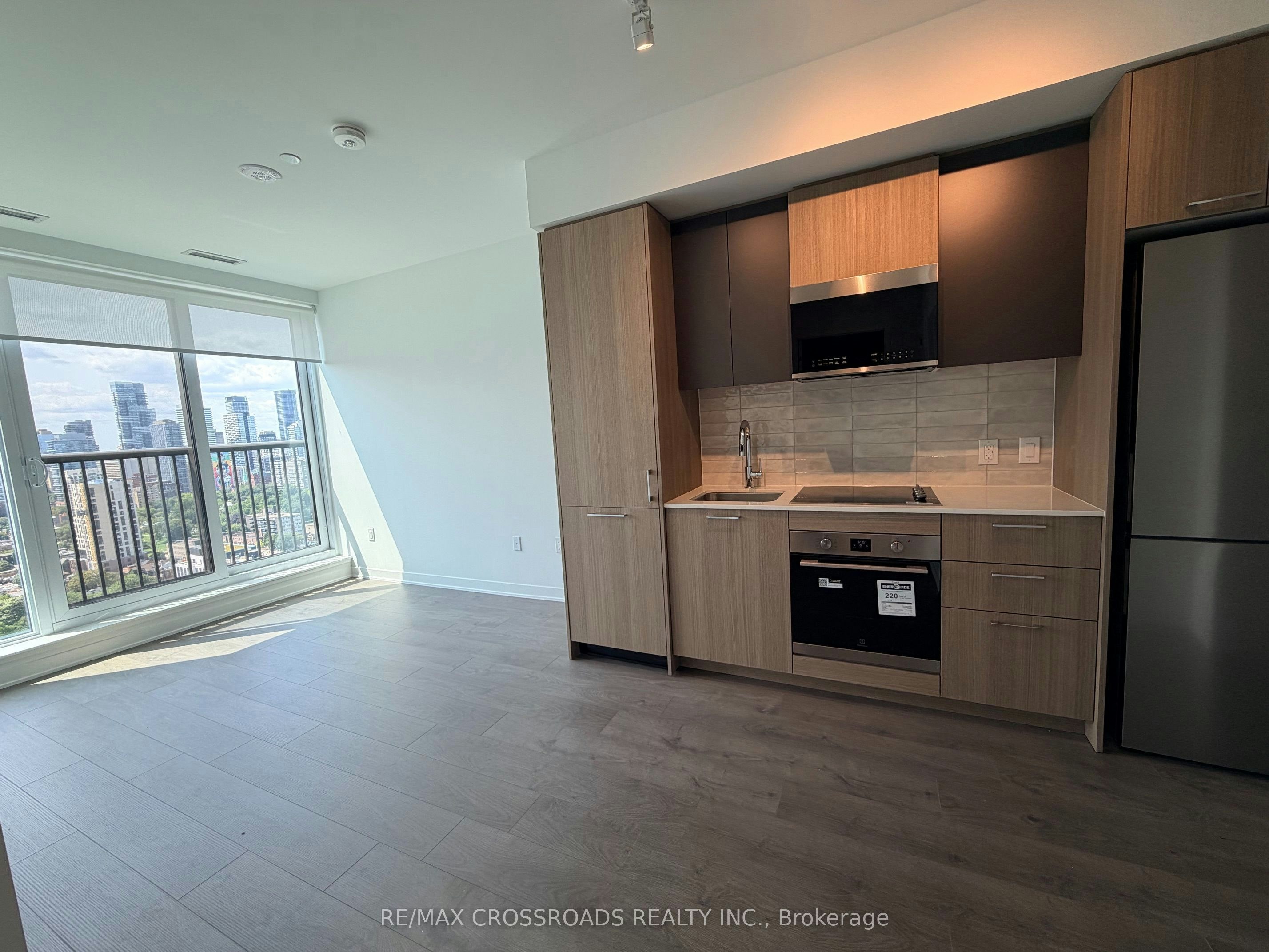 2505-10 Oak Street, Toronto, ON, M5A 0Z1 - 7