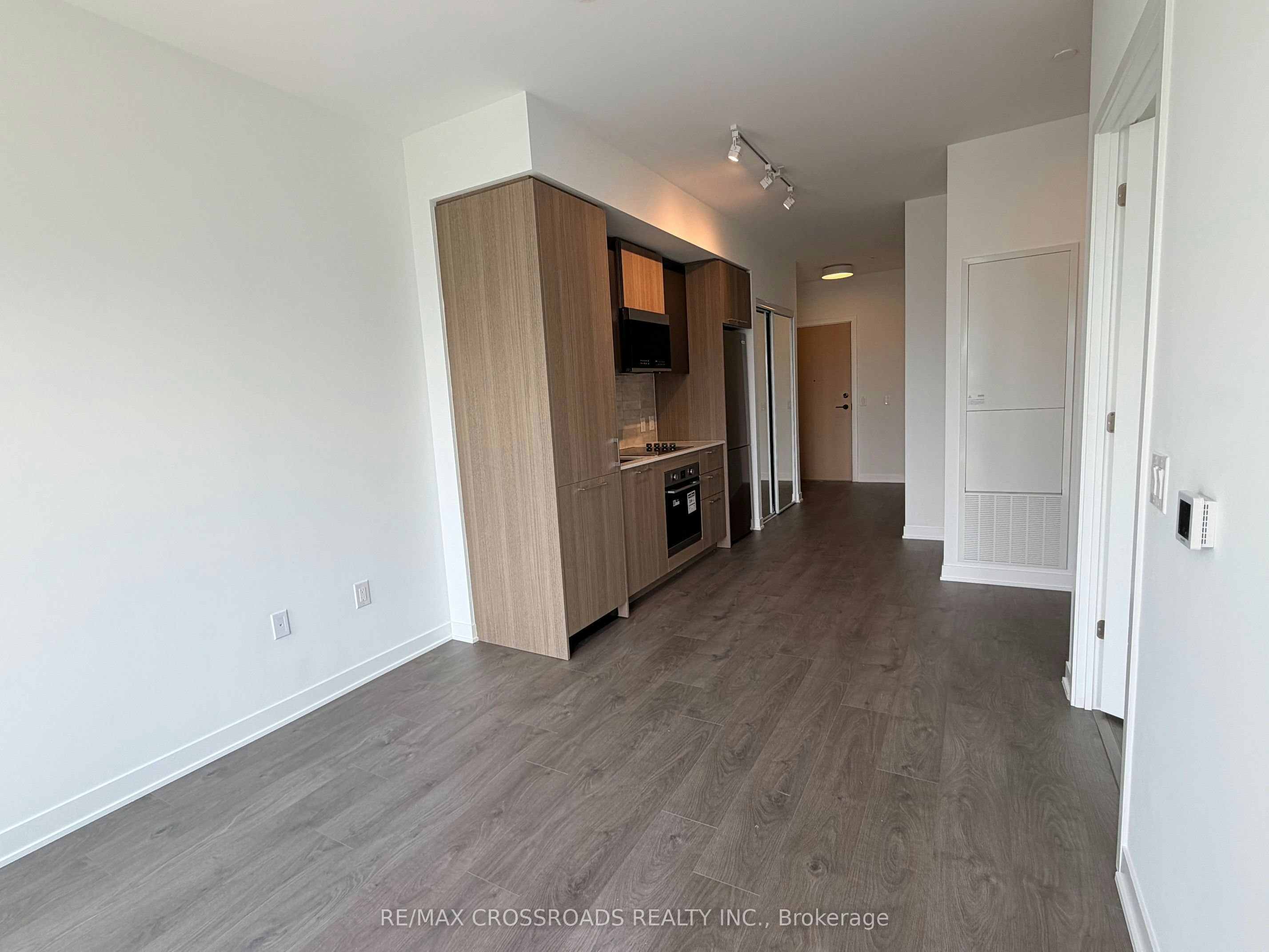2505-10 Oak Street, Toronto, ON, M5A 0Z1 - 8