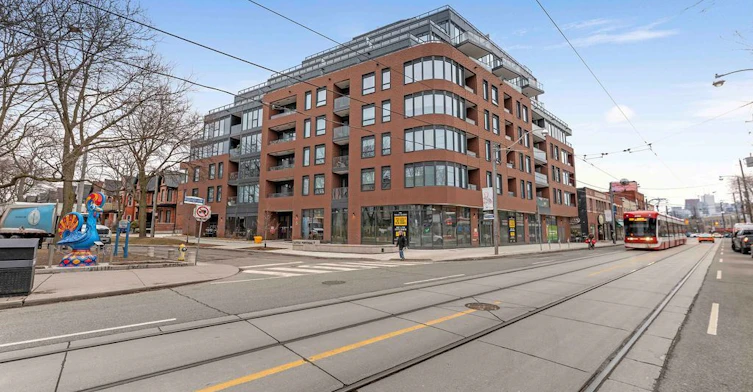 703-5 Lakeview Avenue, Toronto, ON, M6J 0H3 - 3