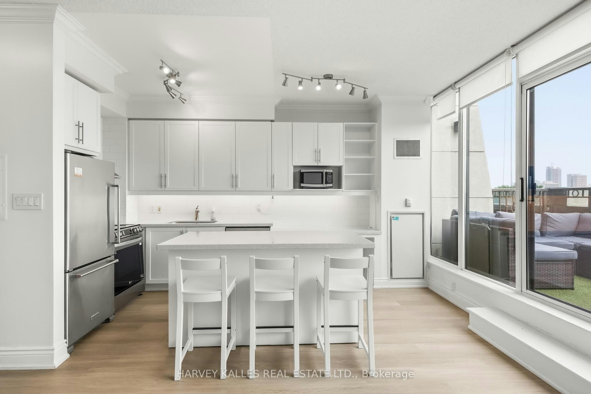 Ph14-308 Palmerston Avenue, Toronto, ON, M6J 3X9 - 11