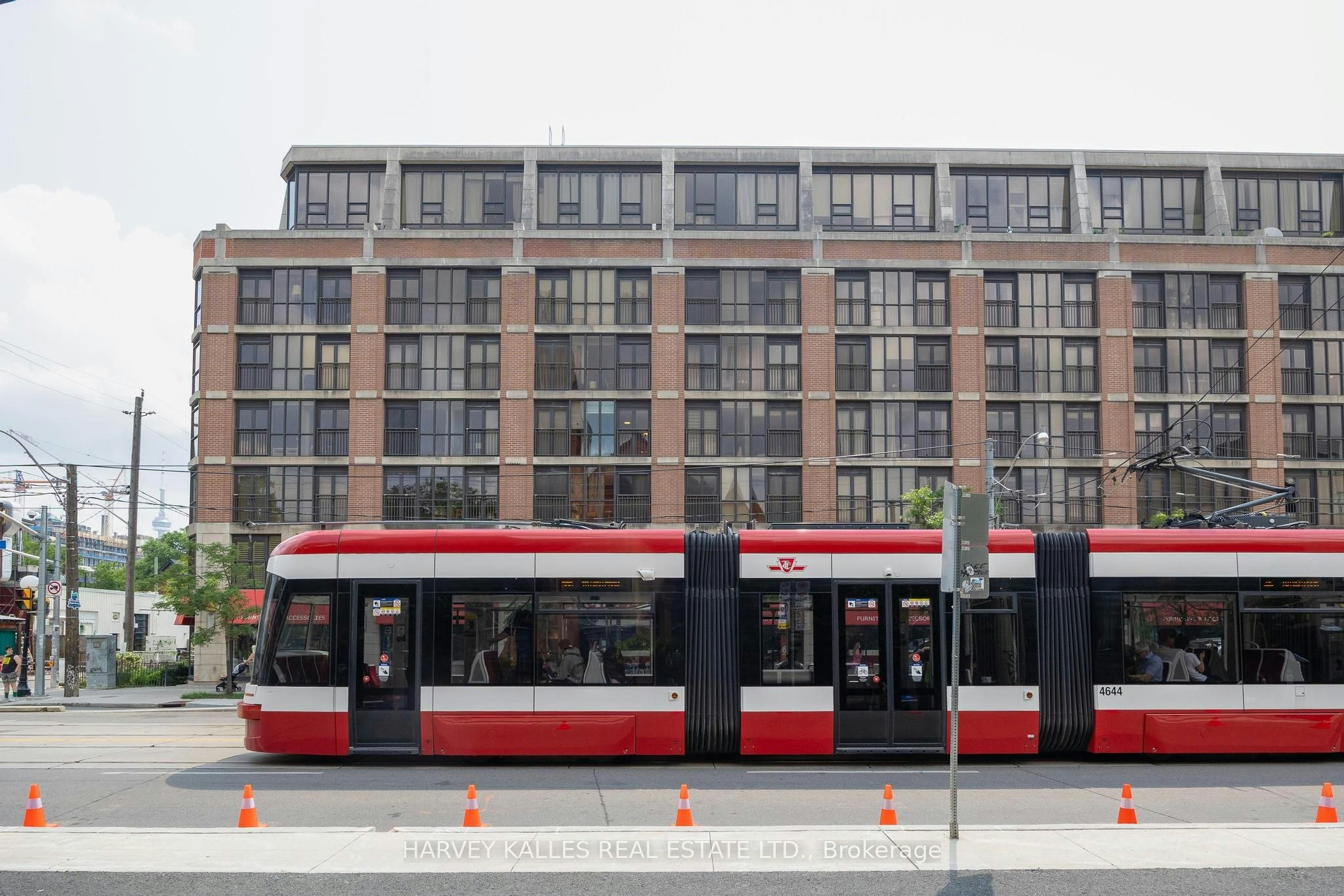 Ph14-308 Palmerston Avenue, Toronto, ON, M6J 3X9 - 3